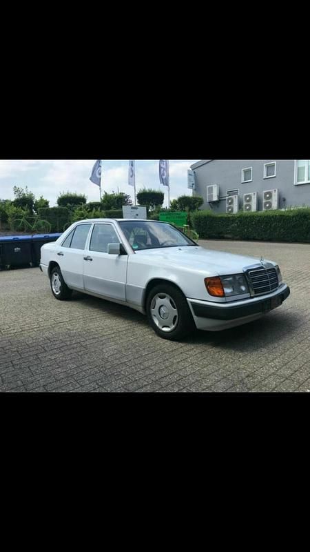 Gebraucht Mercedes E280 197 PS (144 kW) 1993 Weiß Limousine