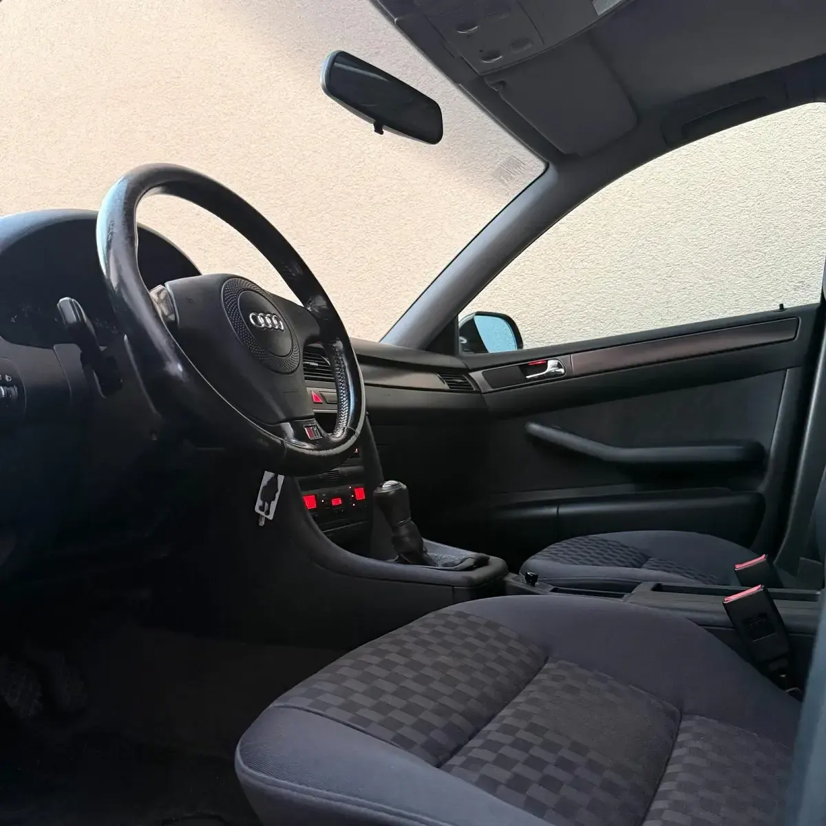 Gebraucht Audi A6 110 PS (80 kW) 2000 Schwarz Kombi