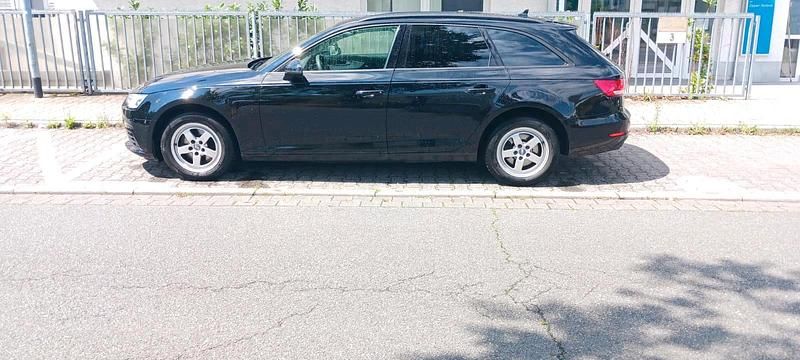 Gebraucht Audi A4 150 PS (110 kW) 2017 Schwarz Kombi