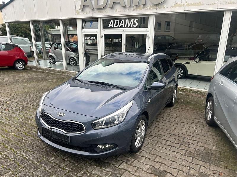 Blau Gebraucht 2012 Kia Ceed Sportswagon Kombi | 6.890 € (Fairer Preis) - Bild 1/4