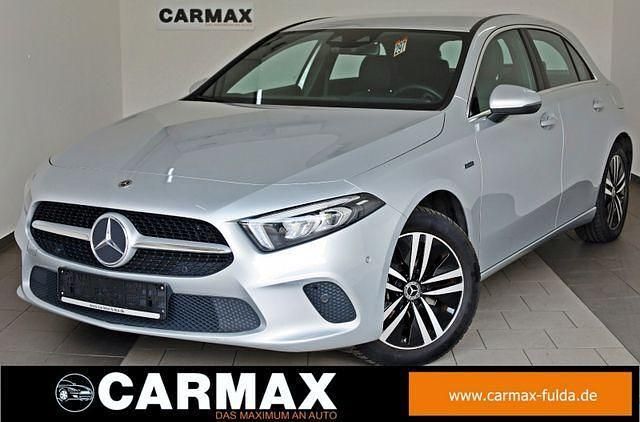 Silber Gebraucht 2020 Mercedes A250 Progressive Limousine | 21.900 € (Fairer Preis) - Bild 1/4