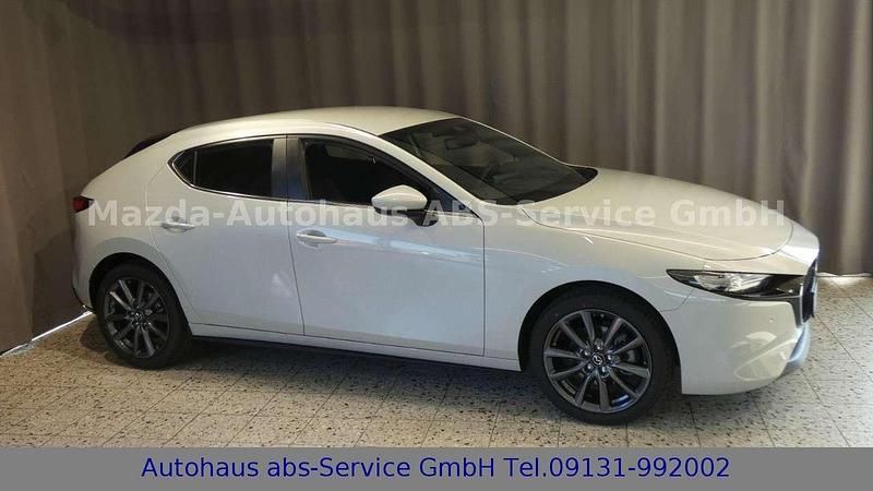 Neu Mazda 3 Center-Line 140 PS (102 kW) 2026 Grau Limousine