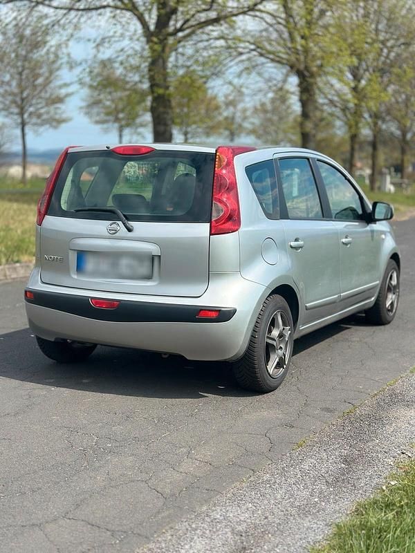 Gebraucht Nissan Note 88 PS (64 kW) 2006 Silber Kleinwagen