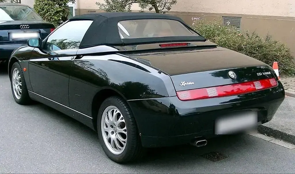 Gebraucht Alfa Romeo Spider 150 PS (110 kW) 1998 Schwarz Cabrio