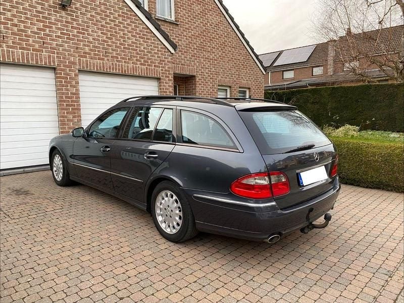 Gebraucht Mercedes E320 Avantgarde 224 PS (164 kW) 2009 Grau Kombi