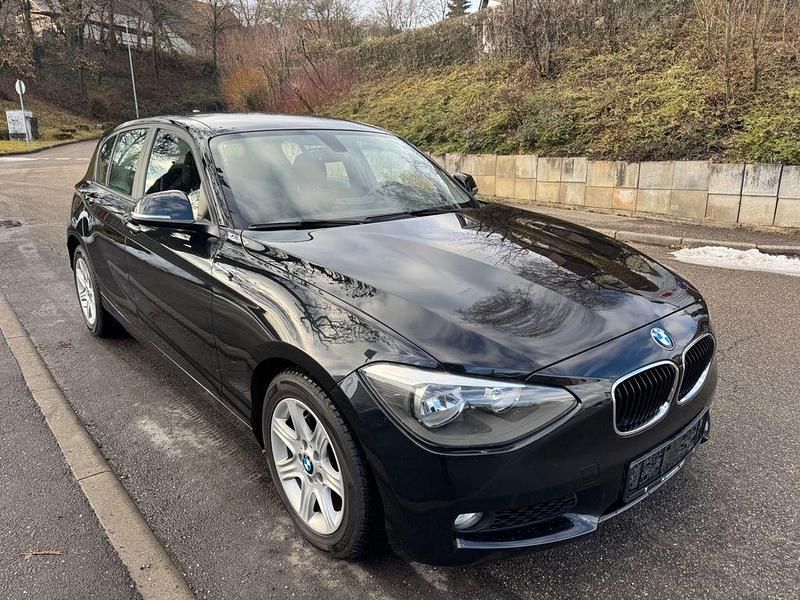 Gebraucht BMW 116 116 PS (85 kW) 2012 Schwarz Kleinwagen