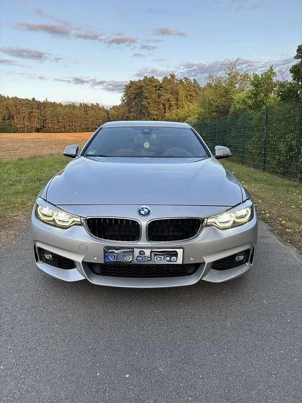 Grau Gebraucht 2019 BMW 440 M Sport Kleinwagen | 37.900 € (Teuer) - Bild 1/4