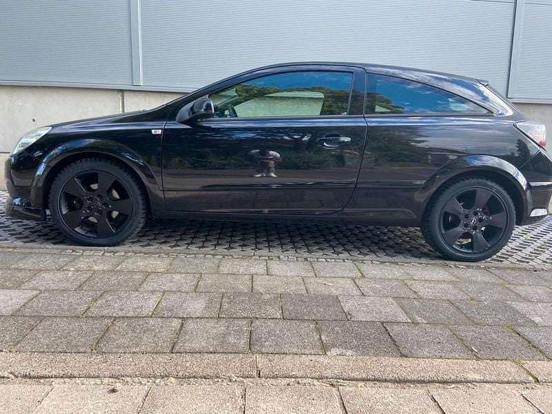 Gebraucht Opel Astra GTC 105 PS (77 kW) 2005 Schwarz Coupé