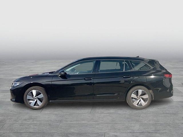 Gebraucht VW Passat Basis 150 PS (110 kW) 2025 Grenadillschwarz metallic (metallic) Kombi