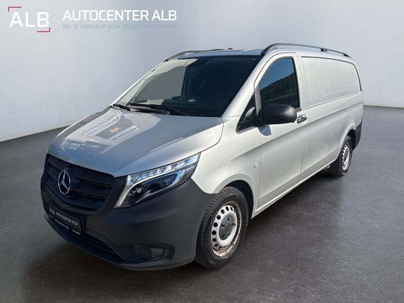 Brillantsilber Gebraucht 2018 Mercedes Vito Van / Kleinbus | 20.990 € (Guter Preis) - Bild 1/4