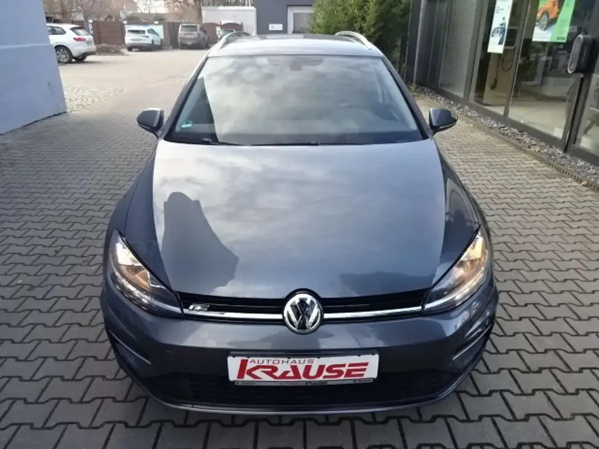 Gebraucht VW Golf VII Comfortline 150 PS (110 kW) 2020 Indiumgrau metallic Kombi