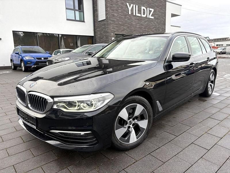 Schwarz Gebraucht 2020 BMW 520 Sport Line Kombi | 18.990 € (Fairer Preis) - Bild 1/4