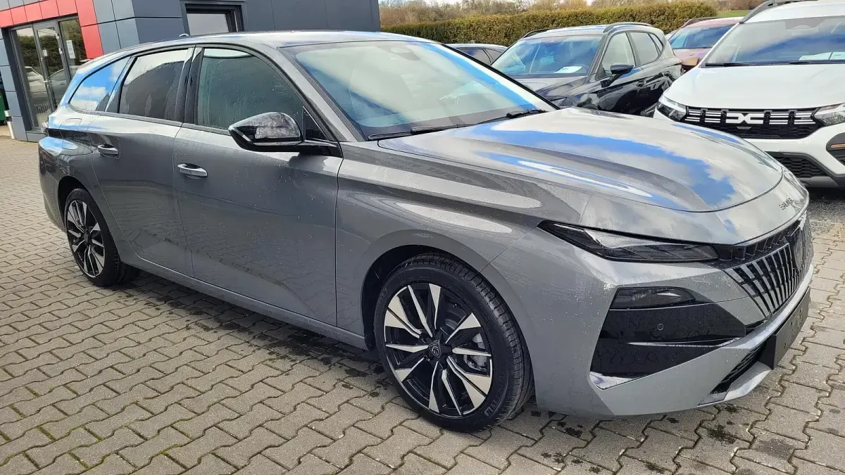 Neu Peugeot 308 SW Allure 145 PS (106 kW) 2026 Selenium grau Kombi