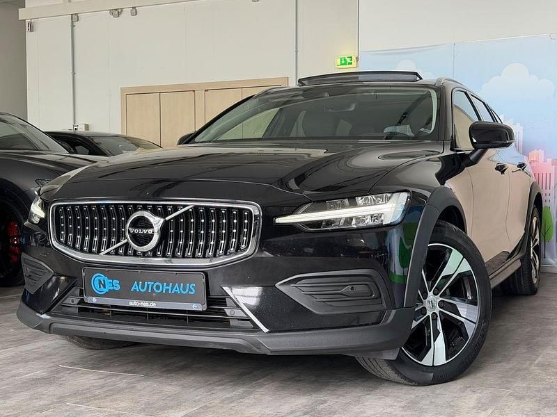 Gebraucht Volvo V60 CC 197 PS (144 kW) 2021 Schwarz Kombi