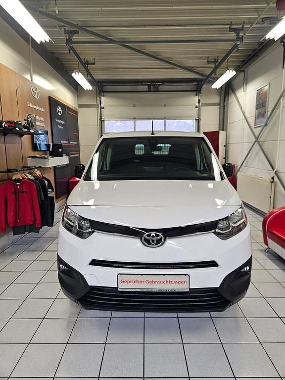 Ice white Gebraucht 2023 Toyota Proace City City Van / Kleinbus | 18.990 € (Fairer Preis) - Bild 1/4