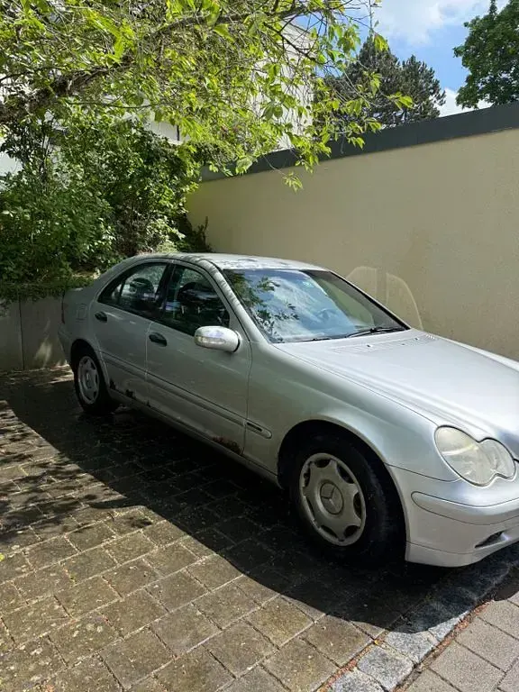 Gebraucht Mercedes C200 Classic 122 PS (89 kW) 2002 Silber Limousine