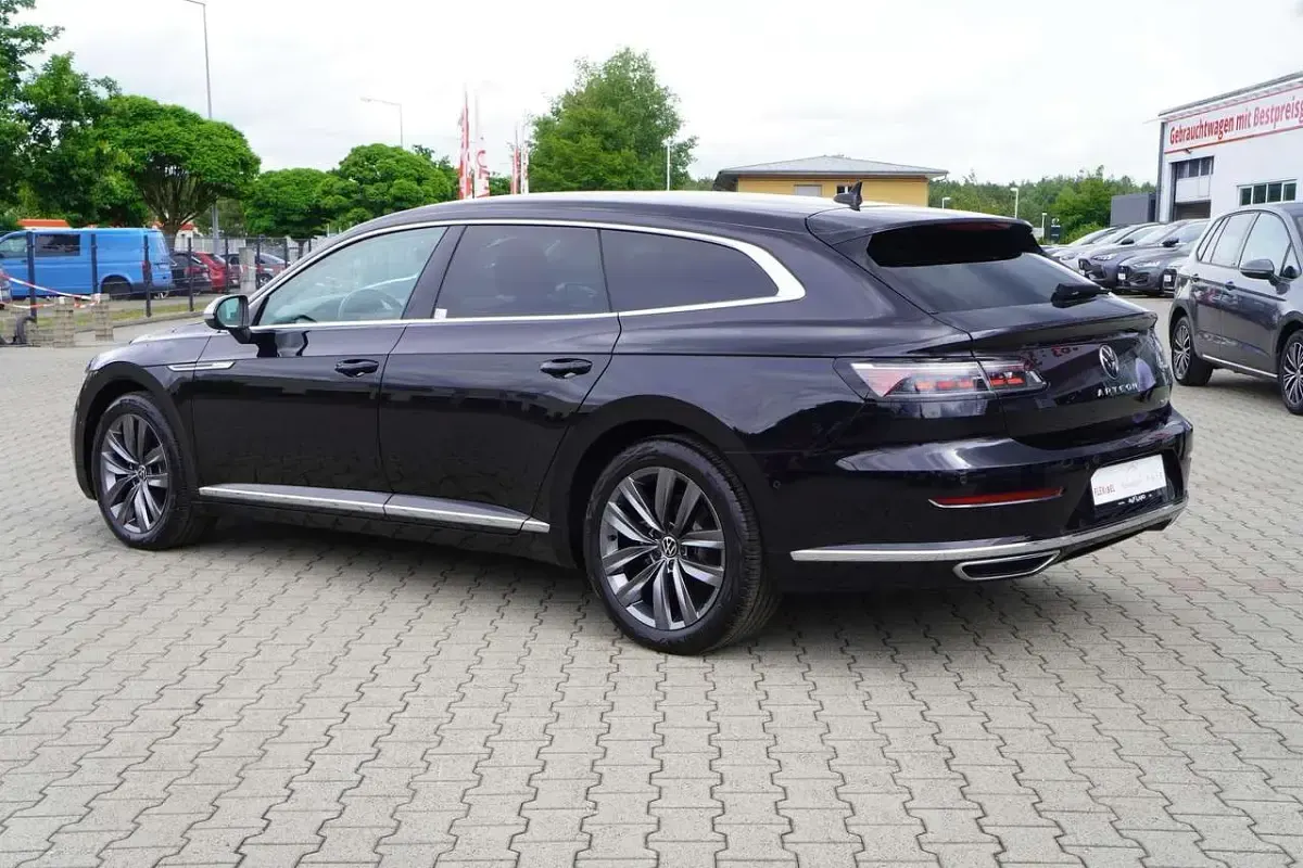 Gebraucht VW Arteon Elegance 218 PS (160 kW) 2021 Deep black perleffekt Kombi