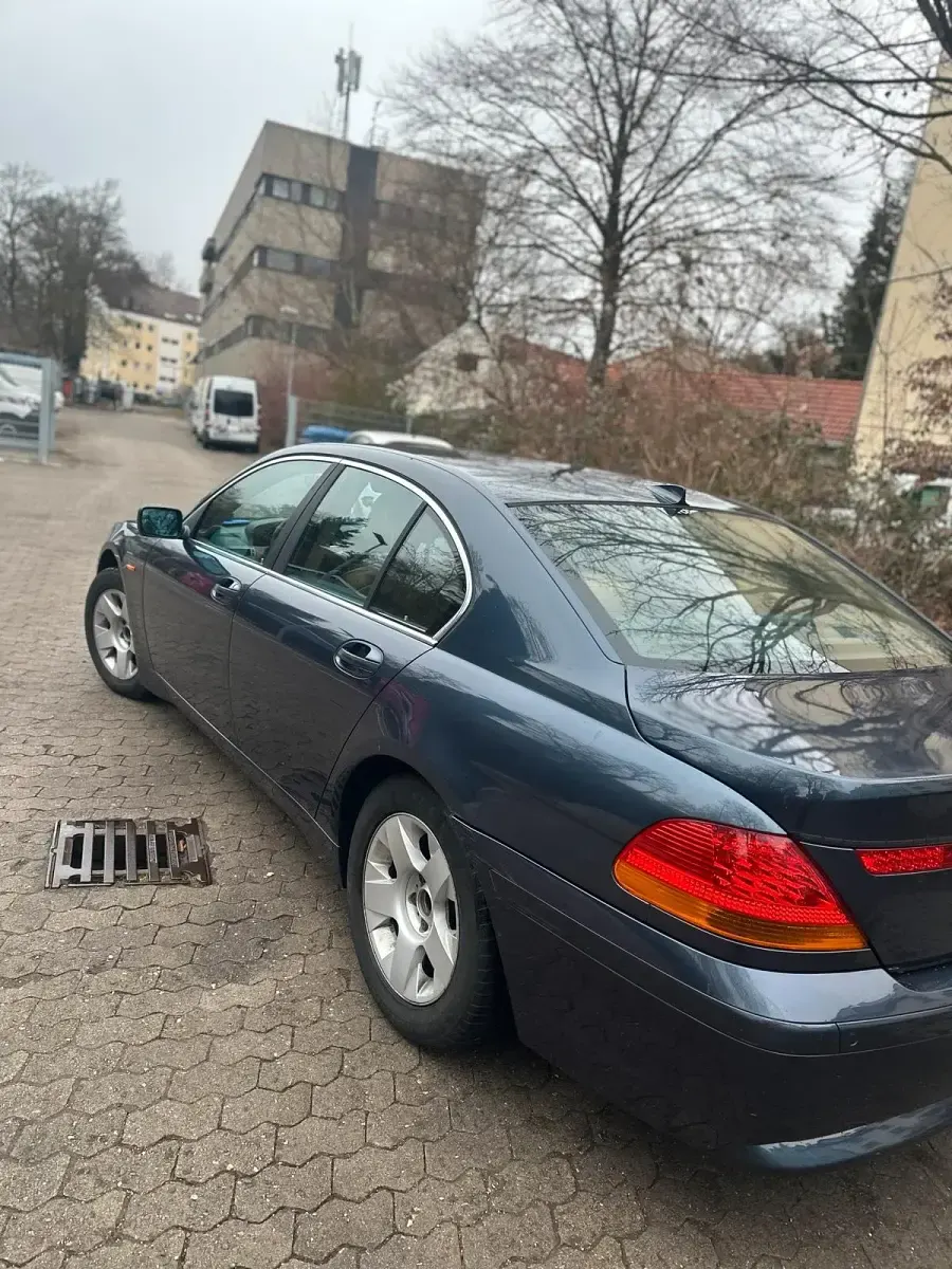 Gebraucht BMW 735 272 PS (200 kW) 2002 Blau Limousine
