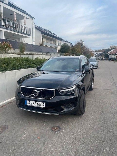 Schwarz Gebraucht 2018 Volvo XC40 Momentum SUV | 19.900 € (Fairer Preis) - Bild 1/4