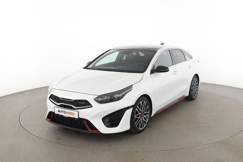 Weiß Gebraucht 2023 Kia ProCeed Kleinwagen | 28.900 € (Fairer Preis) - Bild 1/3