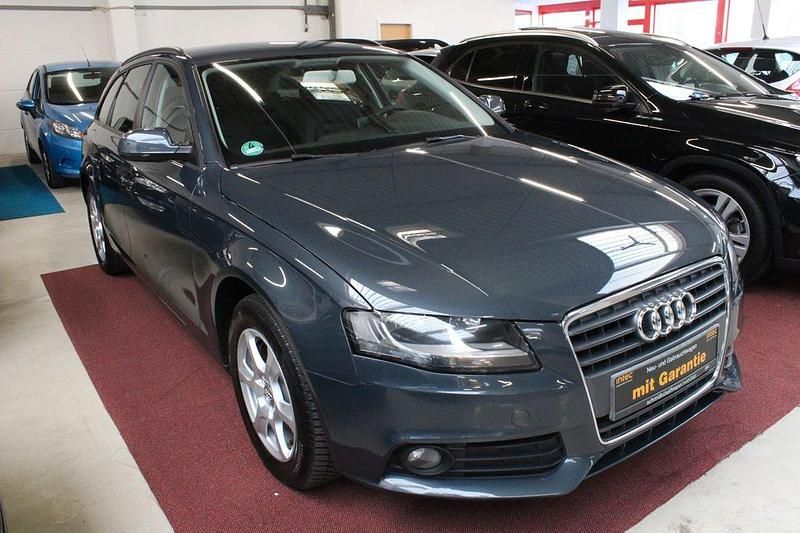 Gebraucht Audi A4 Attraction 120 PS (88 kW) 2011 Grau Kombi