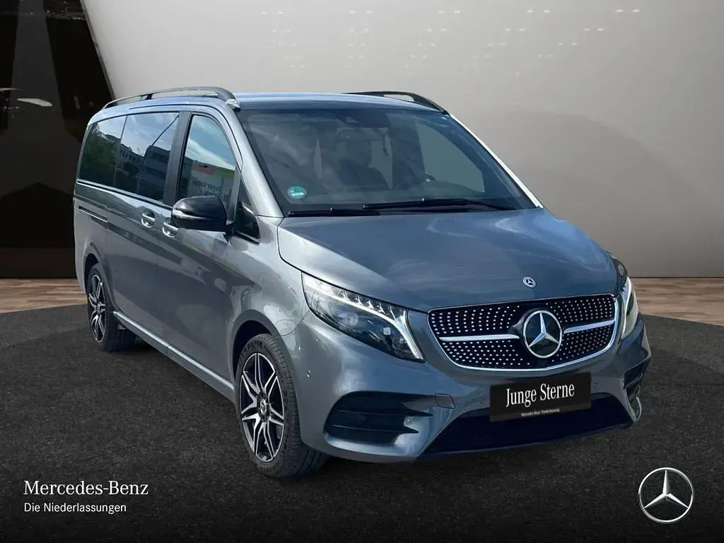 Gebraucht Mercedes V300 Avantgarde Edition 237 PS (174 kW) 2022 Grau Van / Kleinbus