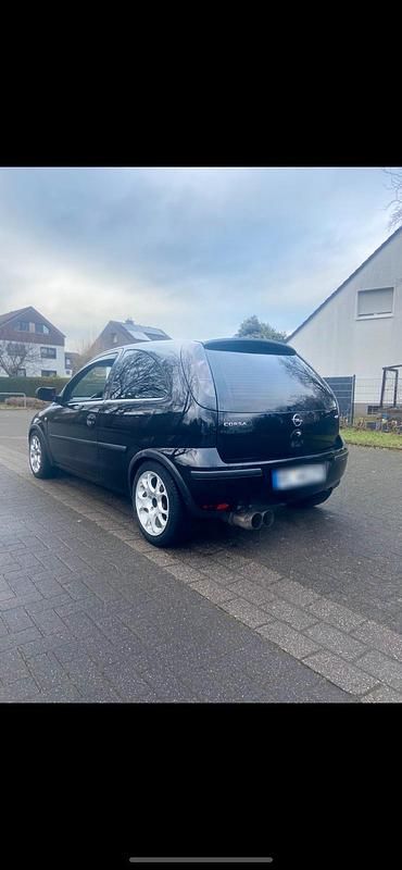 Usata Opel Corsa 60 CV (44 kW) 2004 Nero Utilitaria
