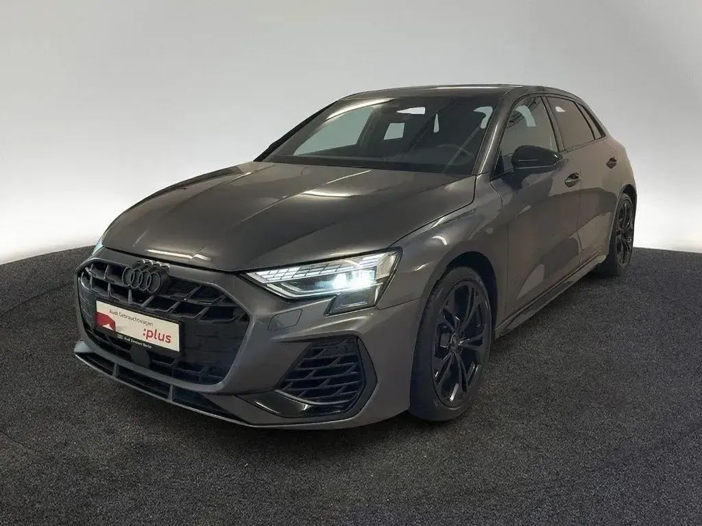 Gebraucht Audi S3 Ambiente 333 PS (244 kW) 2025 Daytonagrau perleffekt Limousine