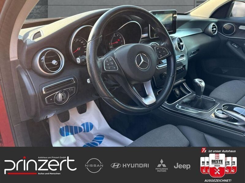 Gebraucht Mercedes C180 Avantgarde 156 PS (114 kW) 2017 Rot Limousine