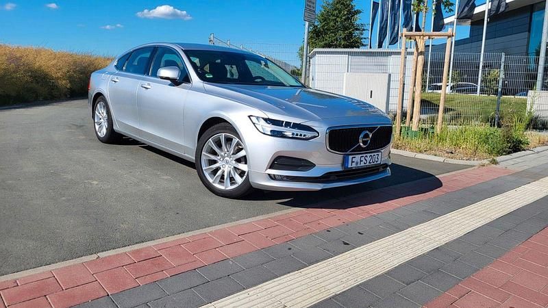 Silber Gebraucht 2018 Volvo S90 Momentum Limousine | 24.800 € (Fairer Preis) - Bild 1/4