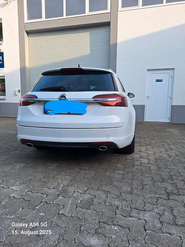 Weiß Gebraucht 2014 Opel Insignia OPC Kombi | 10.000 € (Teuer) - Bild 1/4