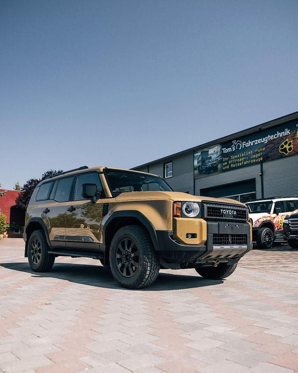 Neu Toyota Prado Edition 280 PS (205 kW) 2025 Beige SUV