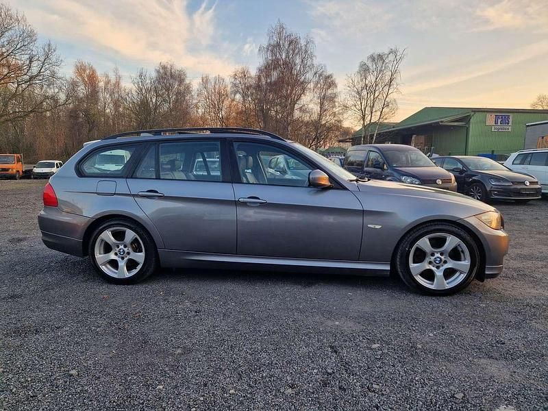 Gebraucht BMW 320 170 PS (125 kW) 2009 Spacegrau metallic Kombi