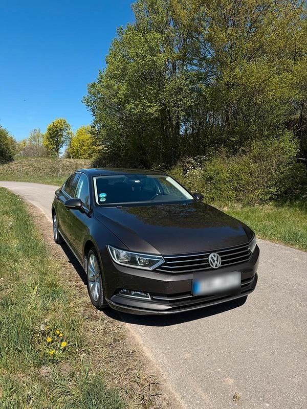 Second-hand VW Passat 150 CP (110 kW) 2016 Maro Berlinǎ