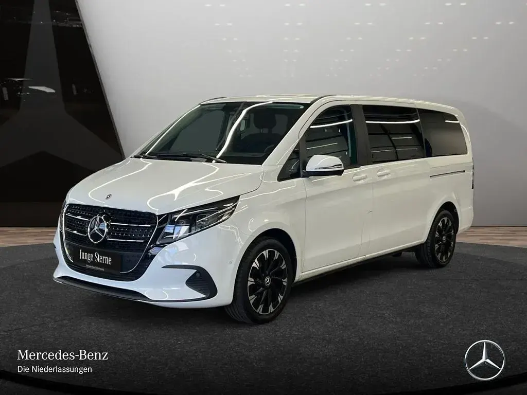 Gebraucht Mercedes V250 Style 190 PS (139 kW) 2025 Weiß Van / Kleinbus