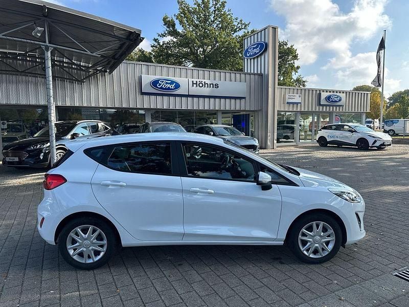 Gebraucht Ford Fiesta Cool & Connect 95 PS (69 kW) 2020 Weiß Kleinwagen
