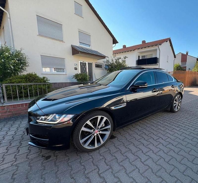 Gebraucht Jaguar XE Portfolio 180 PS (132 kW) 2015 Schwarz Limousine