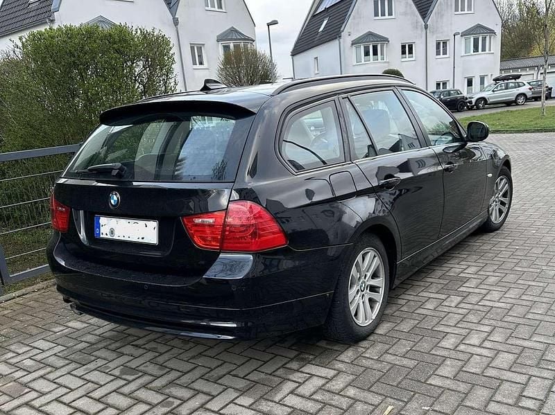 Second-hand BMW 320 Efficient Dynamics 163 CP (119 kW) 2012 Negru Break