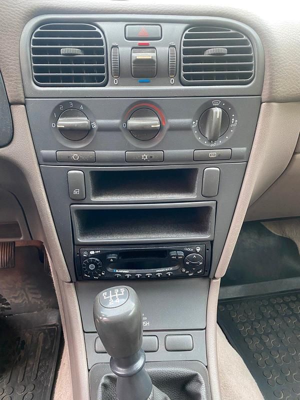 Gebraucht Volvo V40 105 PS (77 kW) 1998 Kombi