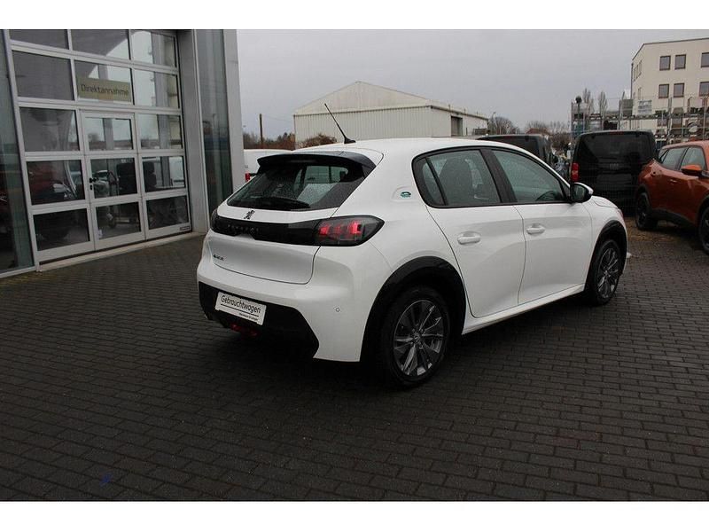 Gebraucht Peugeot 208 Active 100 kW (136 PS) 2021 Weiß Kleinwagen