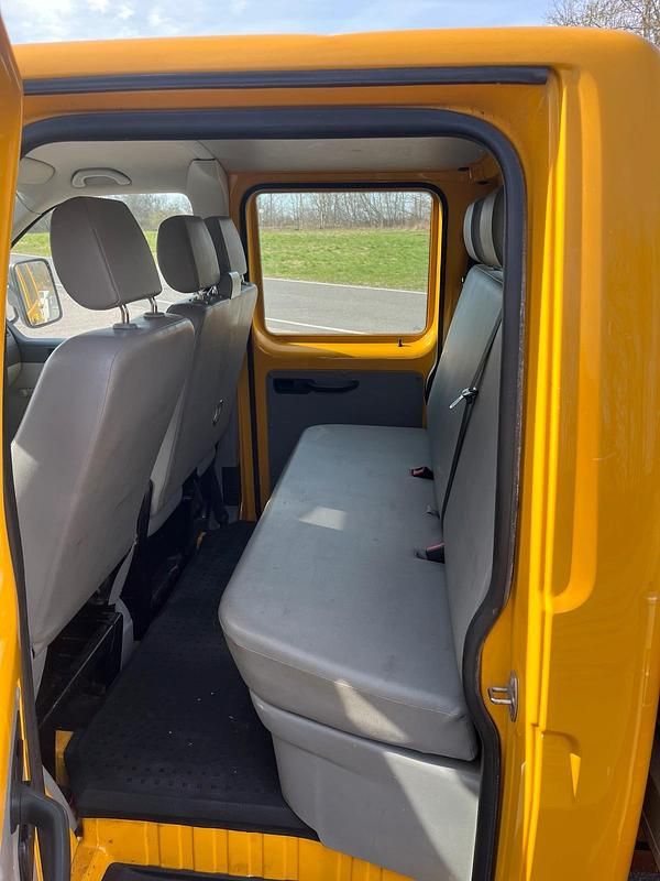 Gebraucht VW T5 105 PS (77 kW) 2011 Orange Van