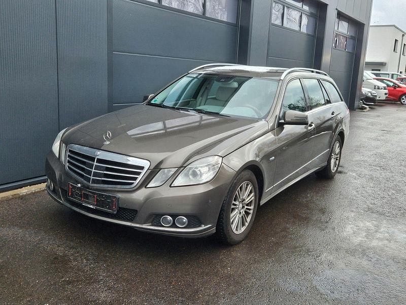 Grau Gebraucht 2011 Mercedes E350 Elegance Kombi | 5.950 € (Superpreis) - Bild 1/4