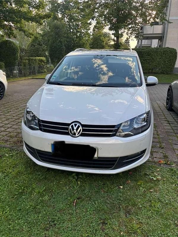 Weiß Gebraucht 2012 VW Sharan Highline Van / Kleinbus | 13.400 € (Fairer Preis) - Bild 1/4