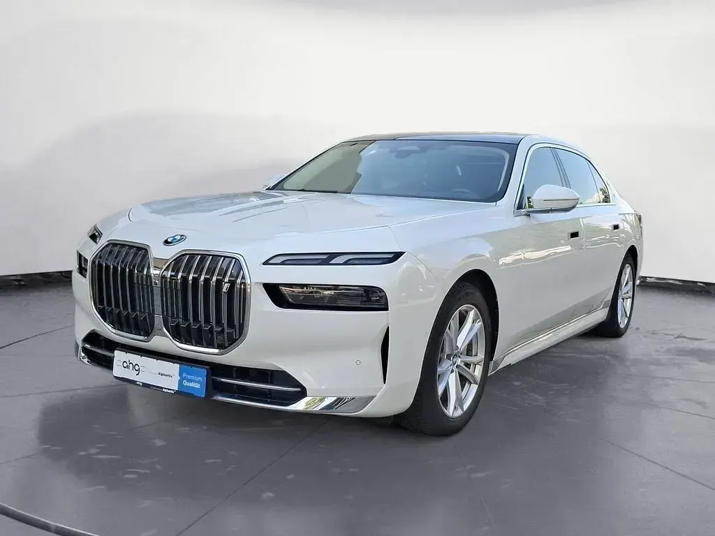 Gebraucht BMW i7 334 kW (455 PS) 2024 Weiß Limousine