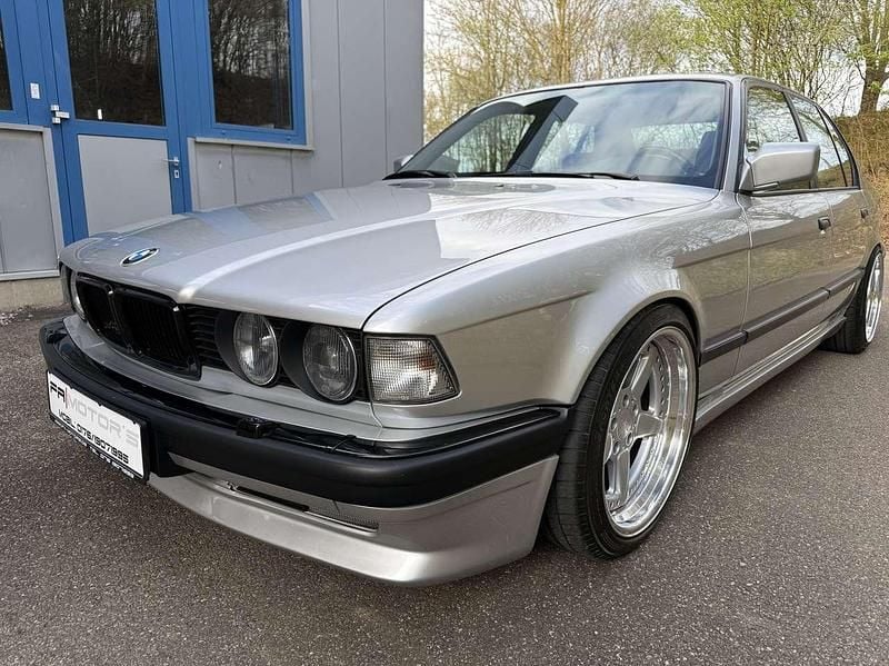 Gebraucht BMW 740 Performance 286 PS (210 kW) 1992 Silber metallic Limousine