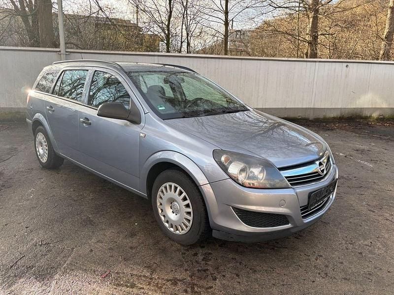 Gebraucht Opel Astra 90 PS (66 kW) 2010 Silber Limousine