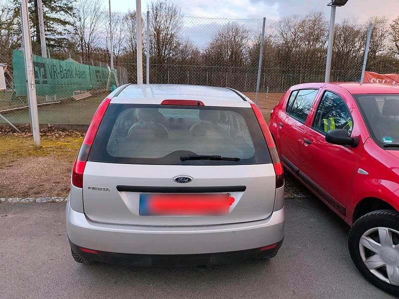 Gebraucht Ford Fiesta 80 PS (58 kW) 2002 Silber Kleinwagen