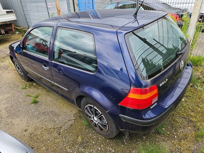 Gebraucht VW Golf Basis 75 PS (55 kW) 1999 Blau Limousine
