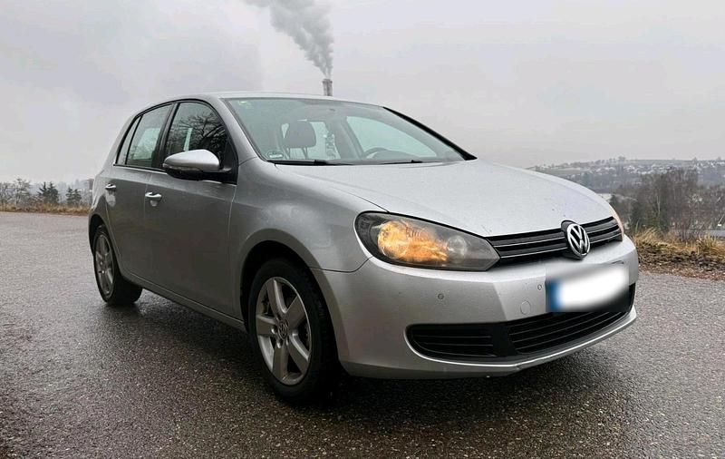 Gebraucht VW Golf VI 105 PS (77 kW) 2010 Silber Kleinwagen