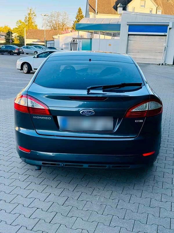 Gebraucht Ford Mondeo 130 PS (95 kW) 2007 Andere farben Limousine
